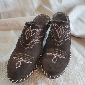SONORA Size 9.5 Brown And Pink Embroidered Suede Clogs